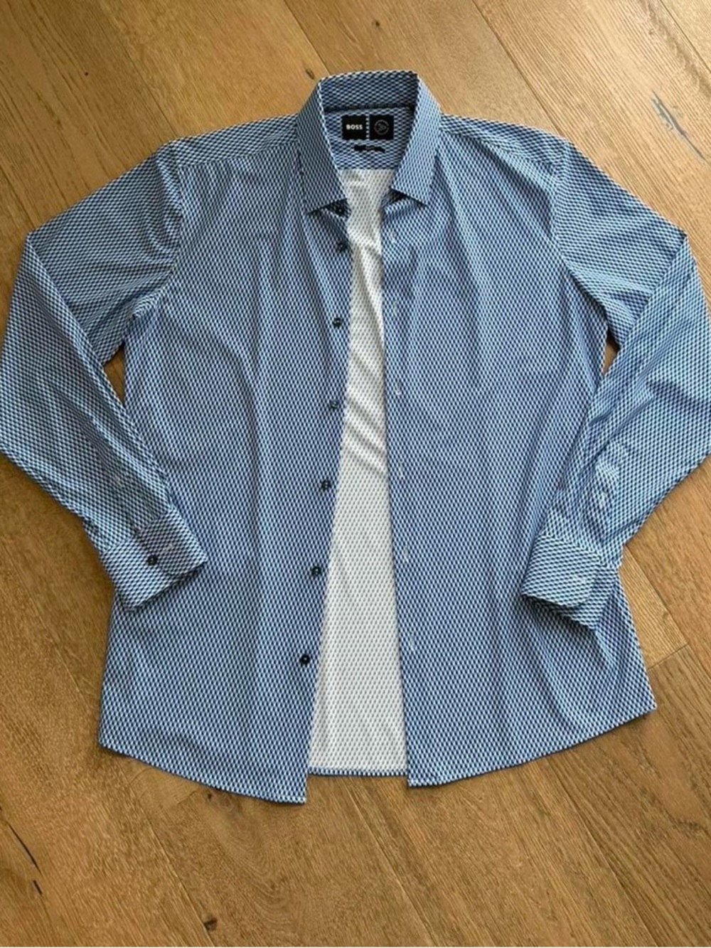 Hugo BOSS Men's Blue Micro-Pattern Dress Shirt | Slim Fit Size L | Great Quality